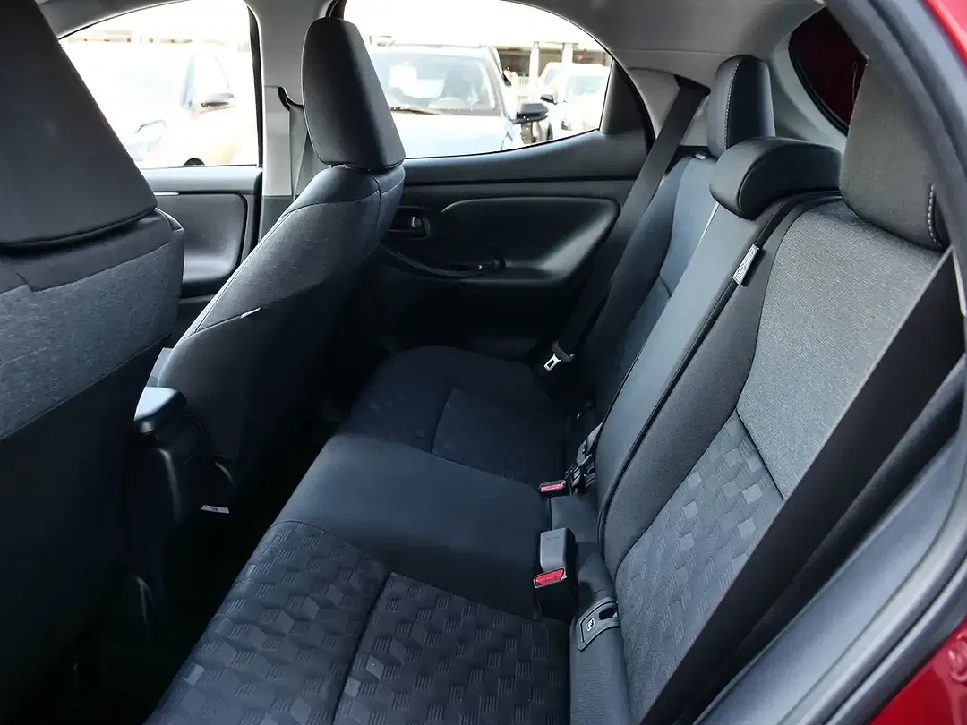 Toyota Yaris - Thumbnail 9