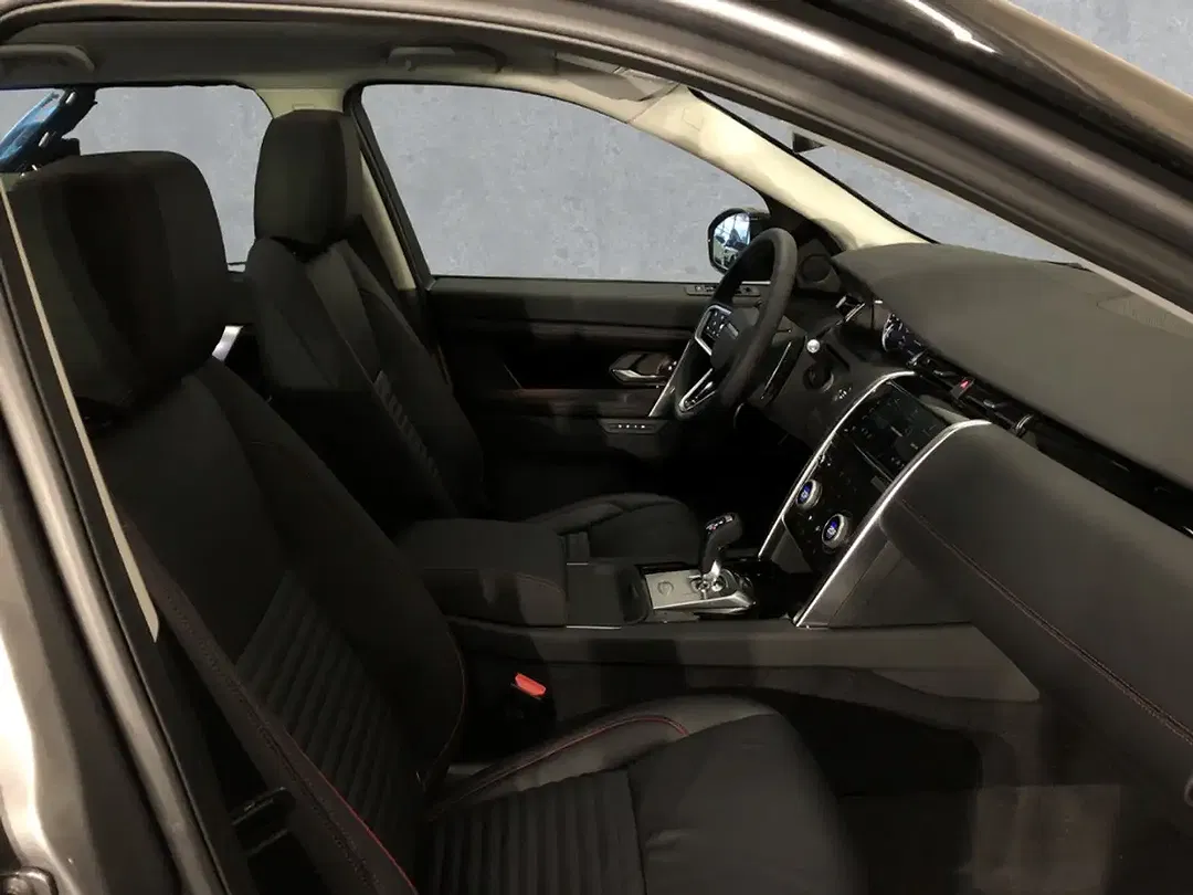Land Rover Discovery Sport - Thumbnail 3