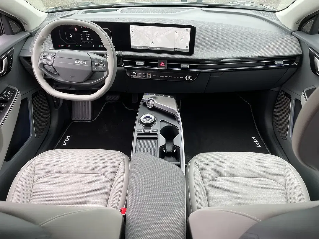 Kia EV6 - Thumbnail 12
