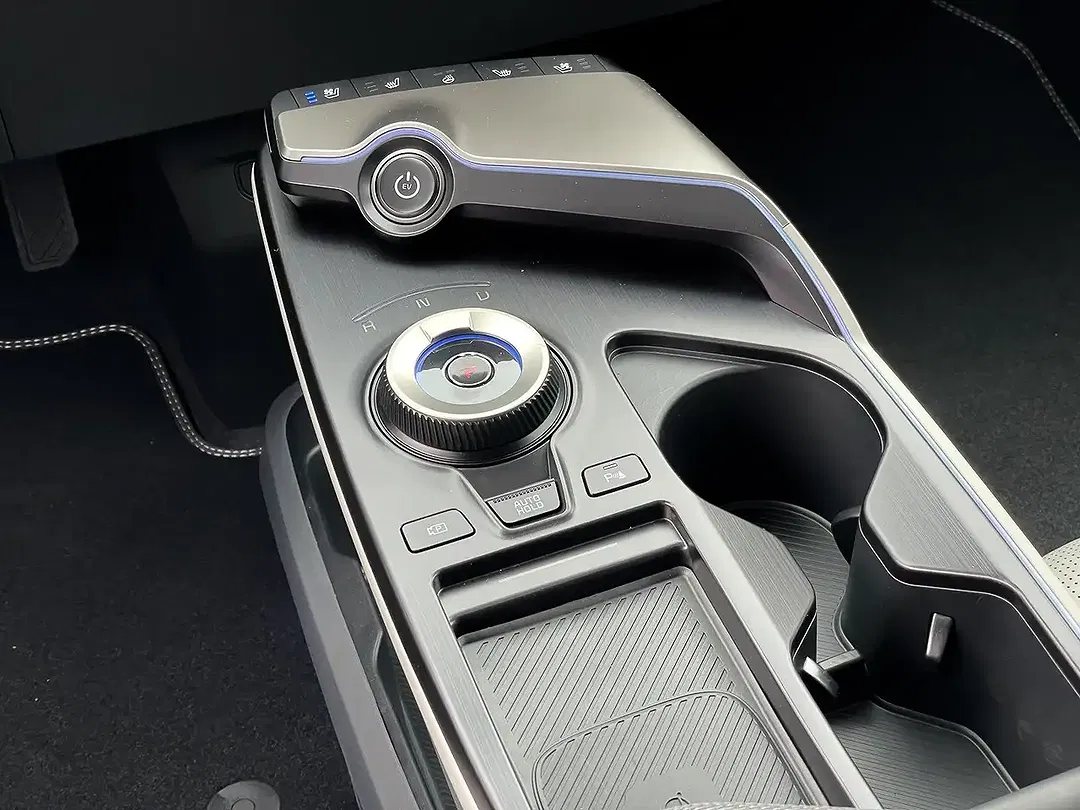 Kia EV6 - Thumbnail 15