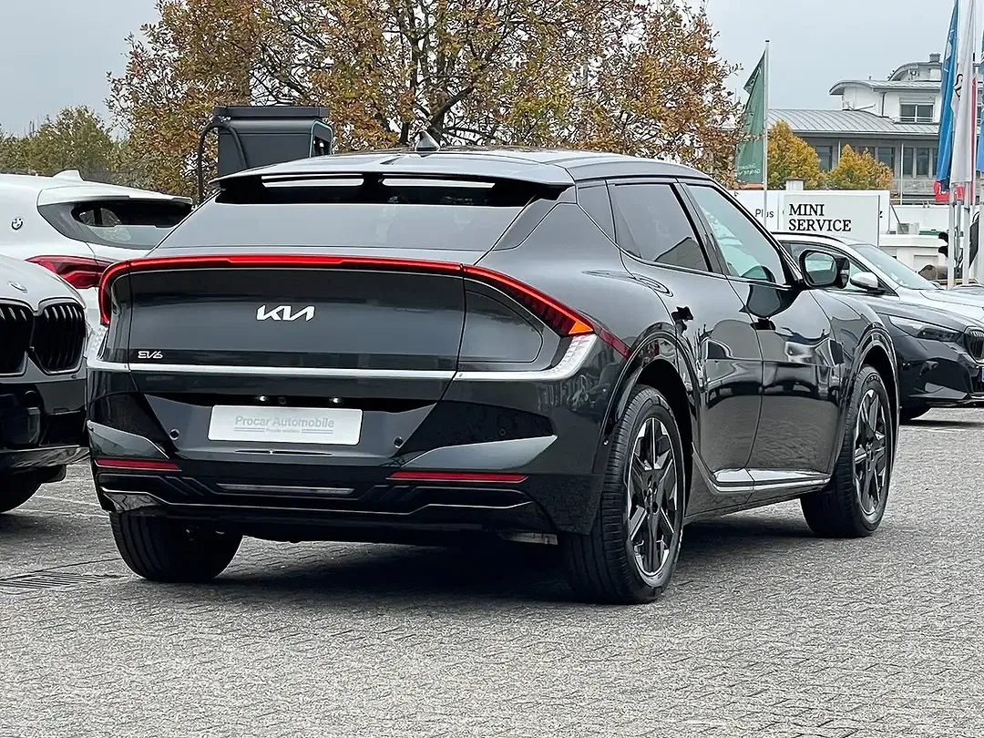 Kia EV6 - Thumbnail 2