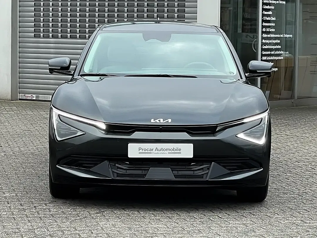 Kia EV6 - Thumbnail 4