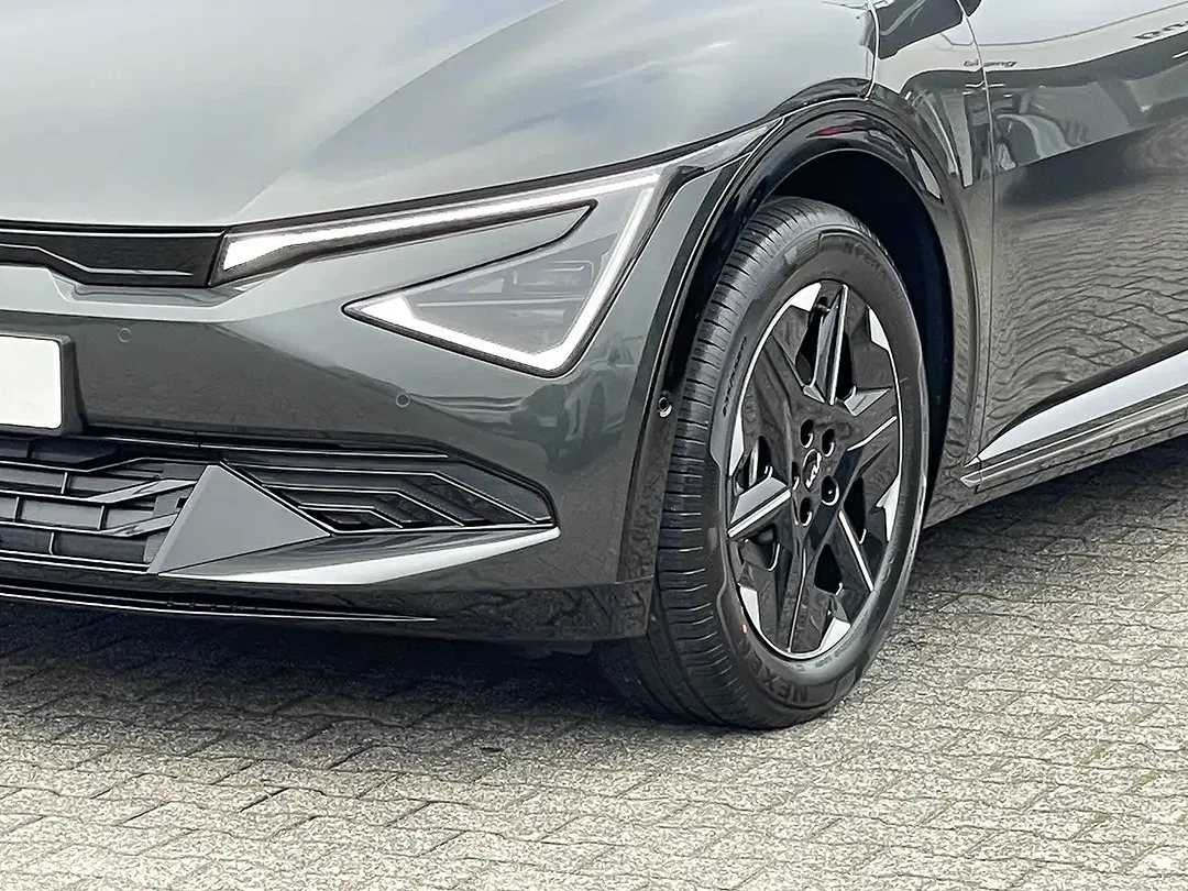 Kia EV6 - Thumbnail 8