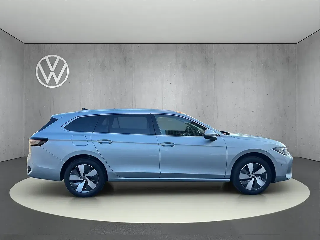 Volkswagen Passat Variant - Thumbnail 4