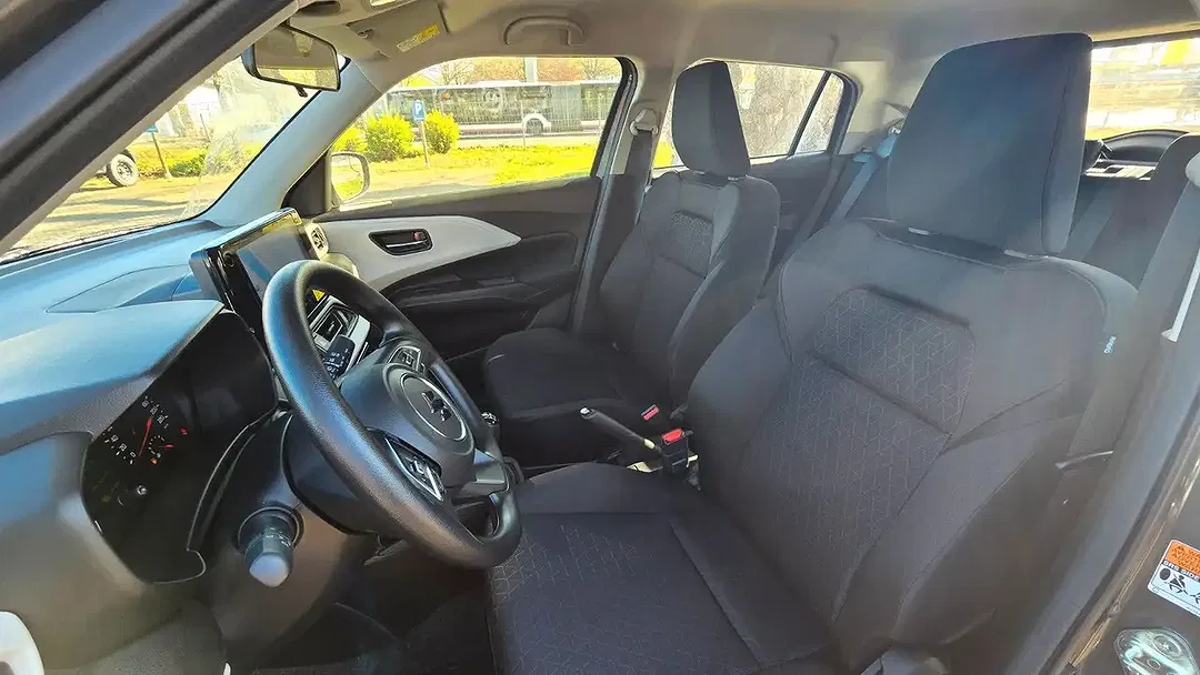 Suzuki Swift - Thumbnail 10