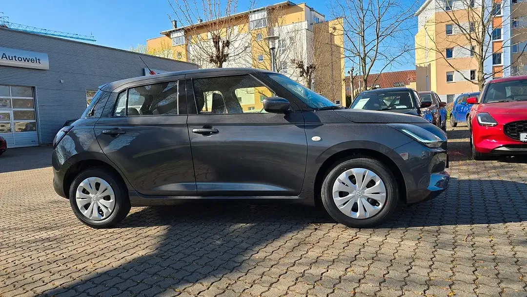 Suzuki Swift - Thumbnail 5