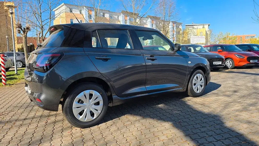Suzuki Swift - Thumbnail 6