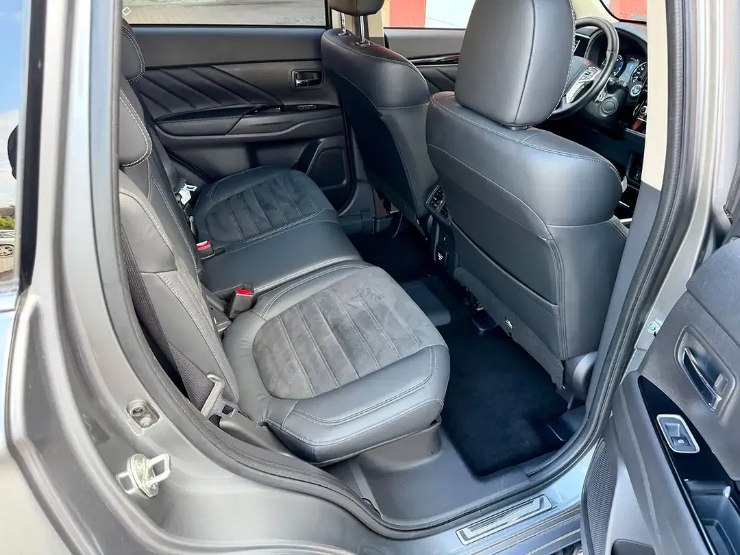 Mitsubishi Outlander - Thumbnail 11