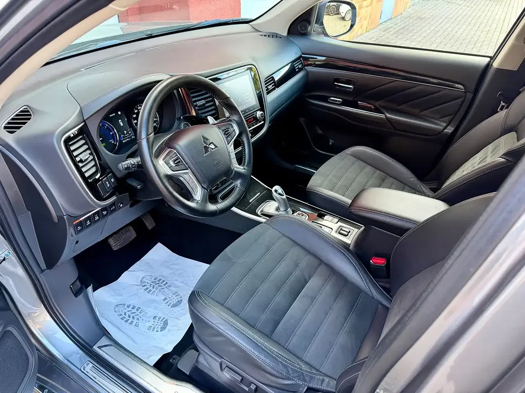 Mitsubishi Outlander - Thumbnail 7