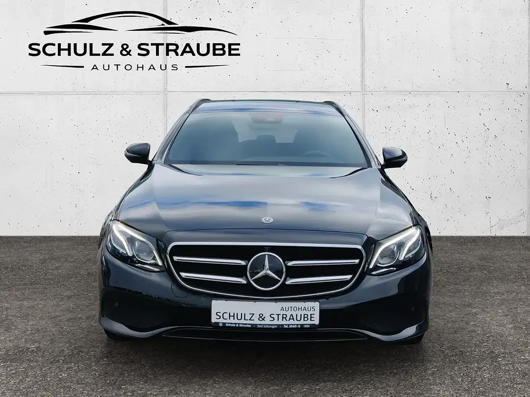 Mercedes-Benz E 220 - Thumbnail 9