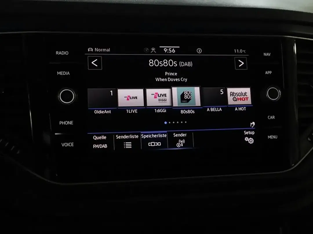 Volkswagen T-Roc - Thumbnail 14
