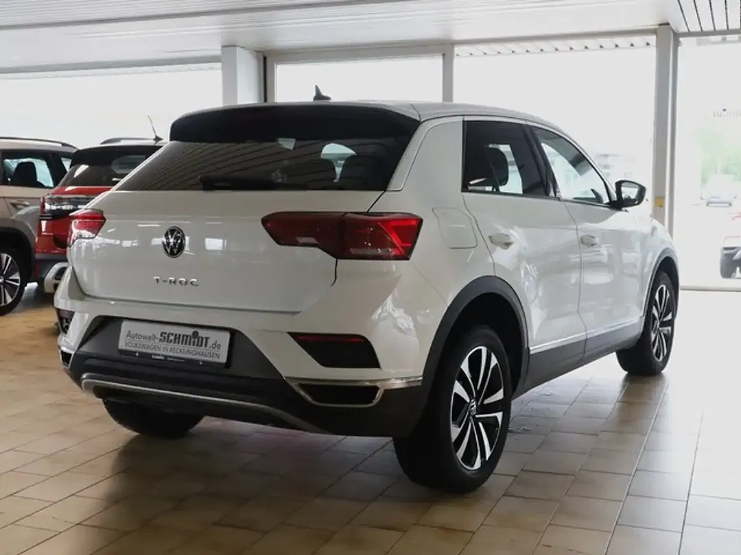Volkswagen T-Roc - Thumbnail 2