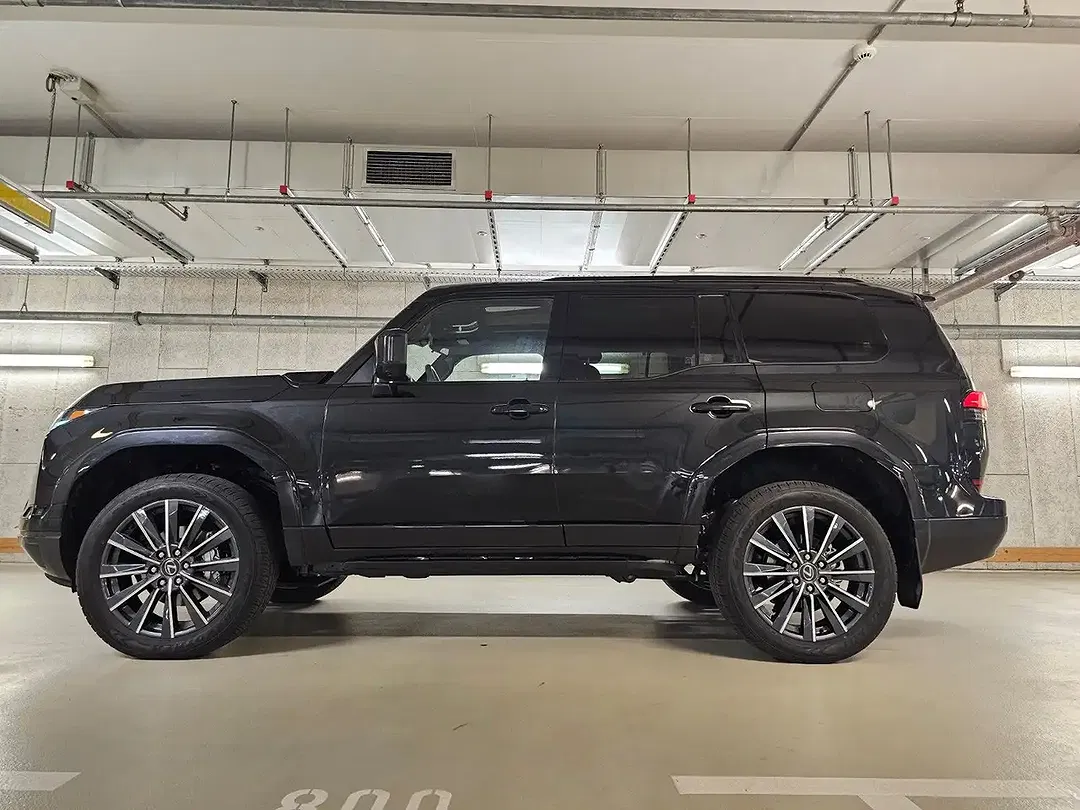 Lexus GX 550 - Thumbnail 2
