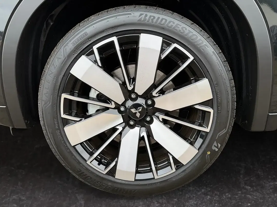 Mitsubishi Outlander - Thumbnail 15