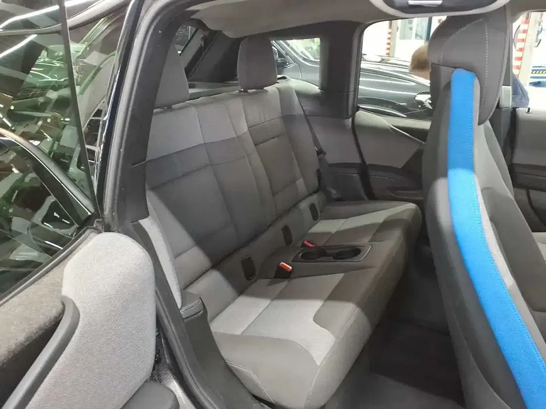 BMW i3 - Thumbnail 10