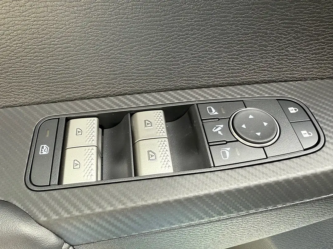Mitsubishi Outlander - Thumbnail 14
