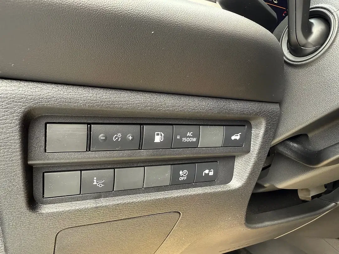 Mitsubishi Outlander - Thumbnail 16