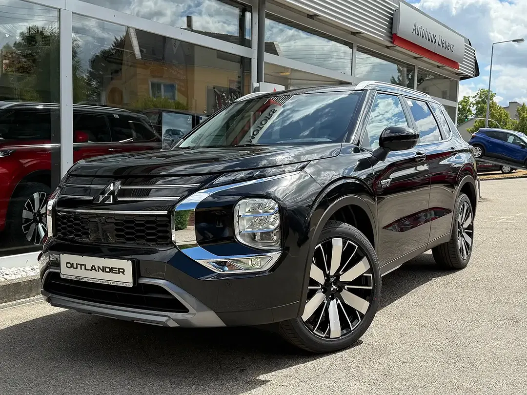 Mitsubishi Outlander - Thumbnail 2