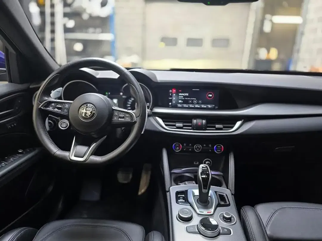 Alfa Romeo Stelvio - Thumbnail 10