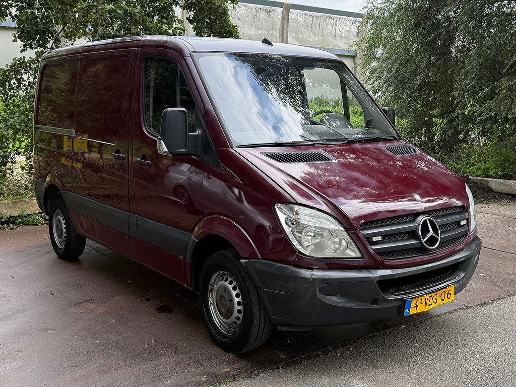 Mercedes-Benz Sprinter - Thumbnail 3